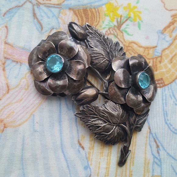 🌙Huge Sterling Blue Rhinestone Flower Brooch - Picture 4 of 15